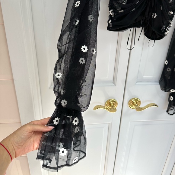 Alice McCall “The One” Black and Floral Rucched Top - Picture 8 of 16